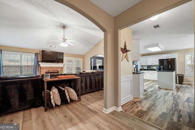 162 Oak View Drive, Hull, GA 30646