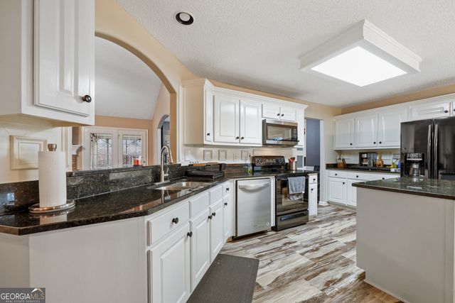 162 Oak View Drive, Hull, GA 30646