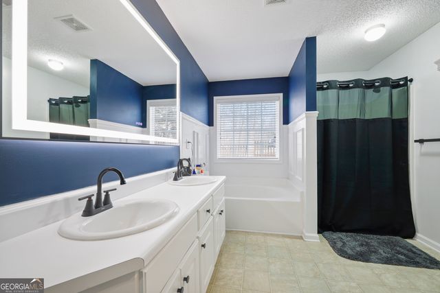 162 Oak View Drive, Hull, GA 30646