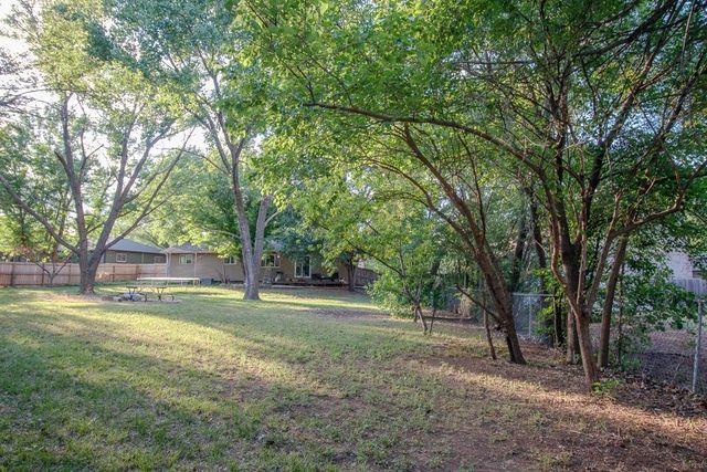 415 E Valley View Street, Derby, KS 67037