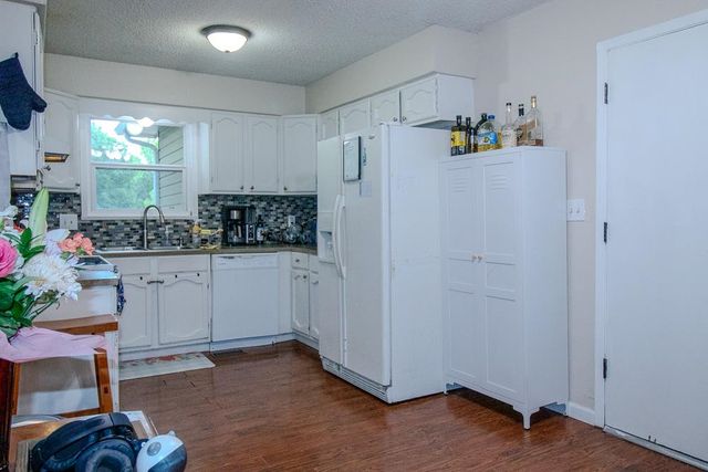 415 E Valley View Street, Derby, KS 67037