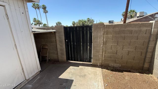 2221 W TURNEY Avenue C, Phoenix, AZ 85015