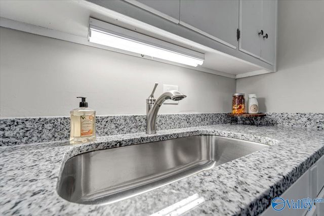 120 SW Cecil Street, Decatur, AL 35601