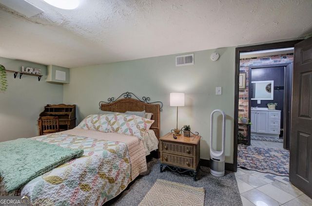 55 Gwendolyn Way, Douglasville, GA 30134