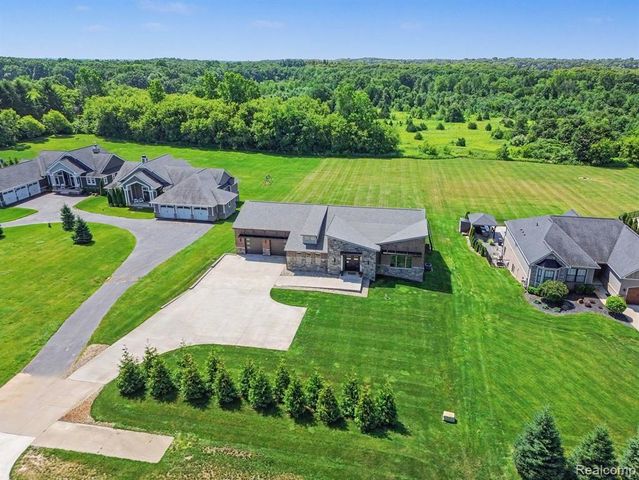 2943 Sleeth Road, Commerce Twp, MI 48382