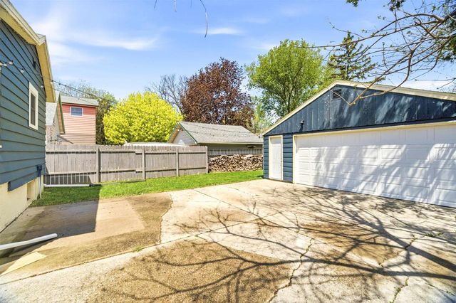 1226 BAY SHORE DRIVE, Oshkosh, WI 54901