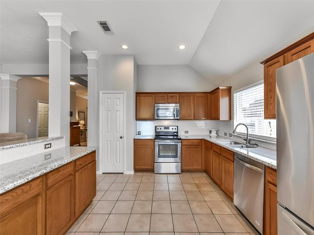 7611 Waterlilly Lane, Pearland, TX 77581