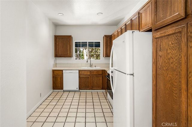 3750 S Bear Street M, Santa Ana, CA 92704