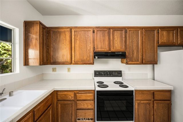 3750 S Bear Street M, Santa Ana, CA 92704
