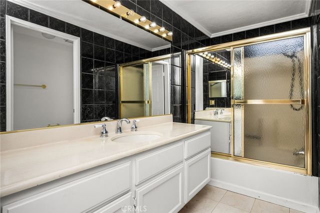 3750 S Bear Street M, Santa Ana, CA 92704