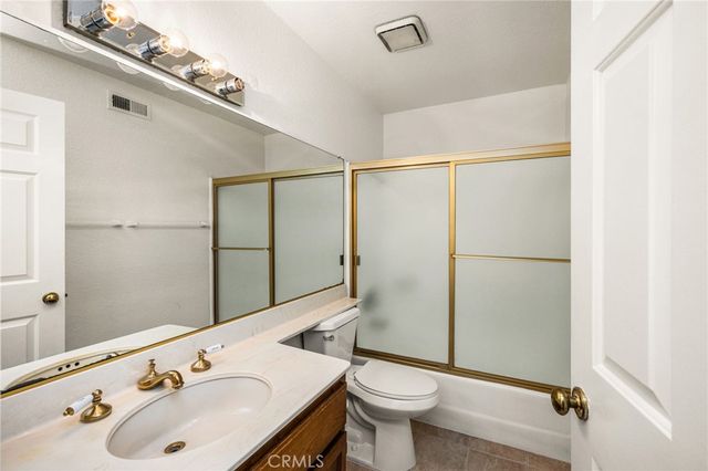 3750 S Bear Street M, Santa Ana, CA 92704