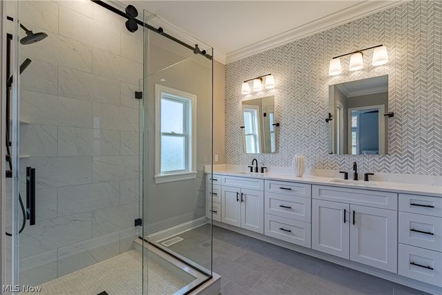 6461 N Cobblestone Road, Mayfield Village, OH 44143