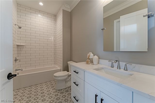 6461 N Cobblestone Road, Mayfield Village, OH 44143