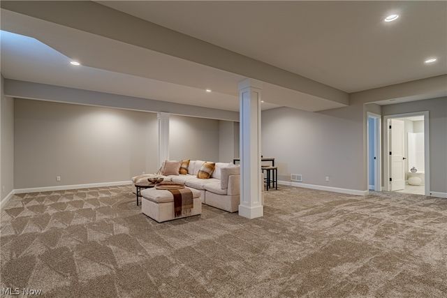 6461 N Cobblestone Road, Mayfield Village, OH 44143