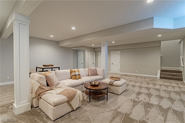 6461 N Cobblestone Road, Mayfield Village, OH 44143