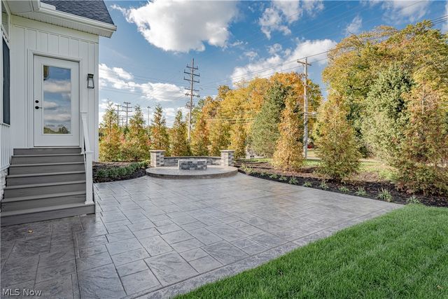 6461 N Cobblestone Road, Mayfield Village, OH 44143