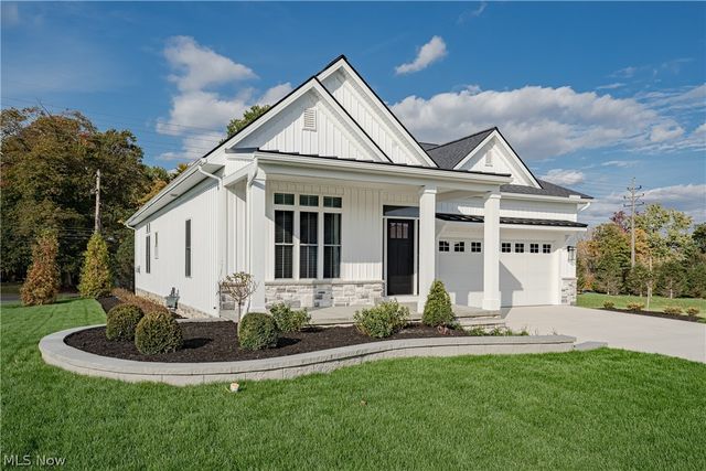 6461 N Cobblestone Road, Mayfield Village, OH 44143