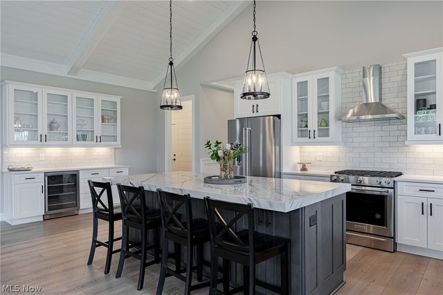 6461 N Cobblestone Road, Mayfield Village, OH 44143