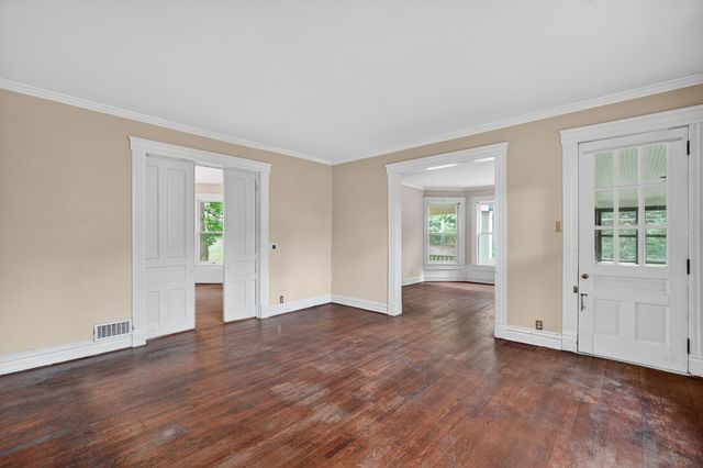 330 42nd Street, Des Moines, IA 50312