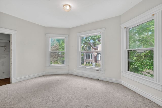 330 42nd Street, Des Moines, IA 50312