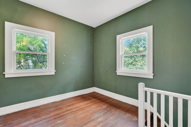 330 42nd Street, Des Moines, IA 50312