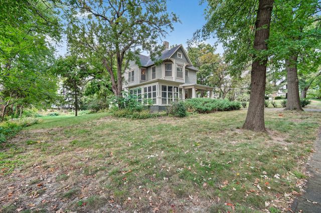 330 42nd Street, Des Moines, IA 50312