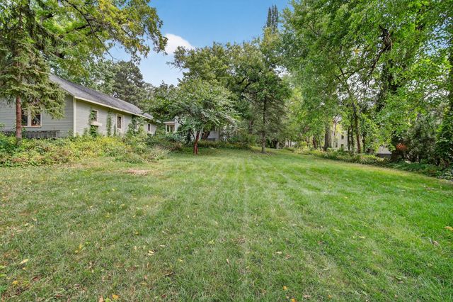 330 42nd Street, Des Moines, IA 50312