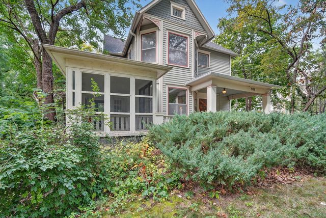 330 42nd Street, Des Moines, IA 50312
