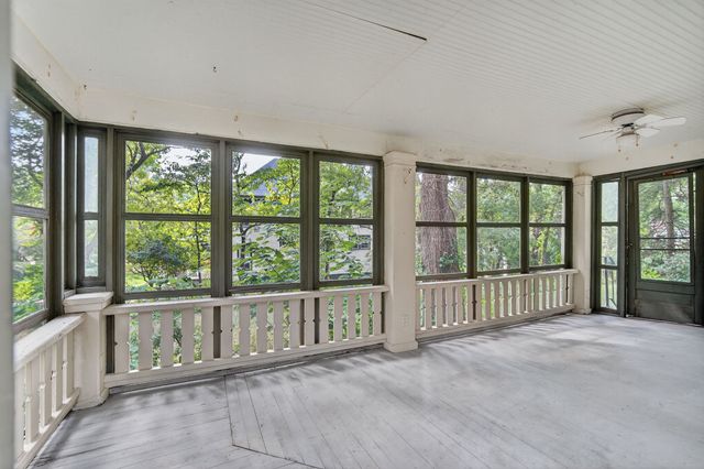 330 42nd Street, Des Moines, IA 50312
