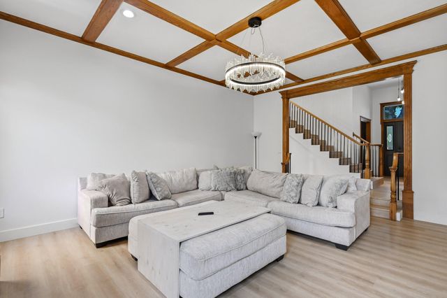 3406 W Laurel Circle, Springfield, MO 65807