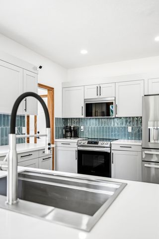 3406 W Laurel Circle, Springfield, MO 65807