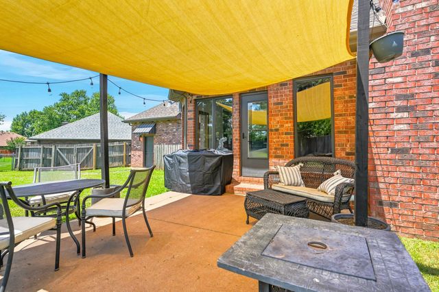 3406 W Laurel Circle, Springfield, MO 65807