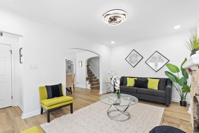 1229 W Olive STREET, Milwaukee, WI 53209