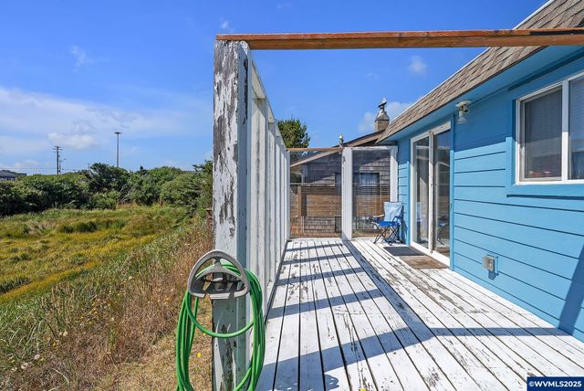 1214 NW Parker Av, Waldport, OR 97394