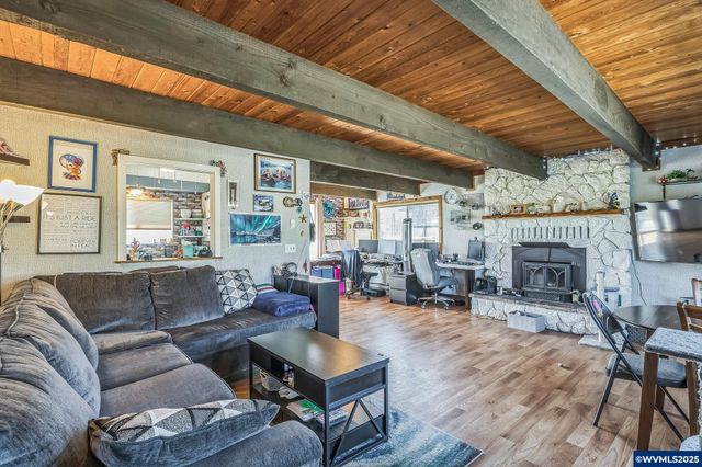 1214 NW Parker Av, Waldport, OR 97394
