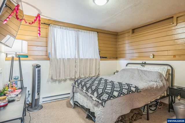 1214 NW Parker Av, Waldport, OR 97394
