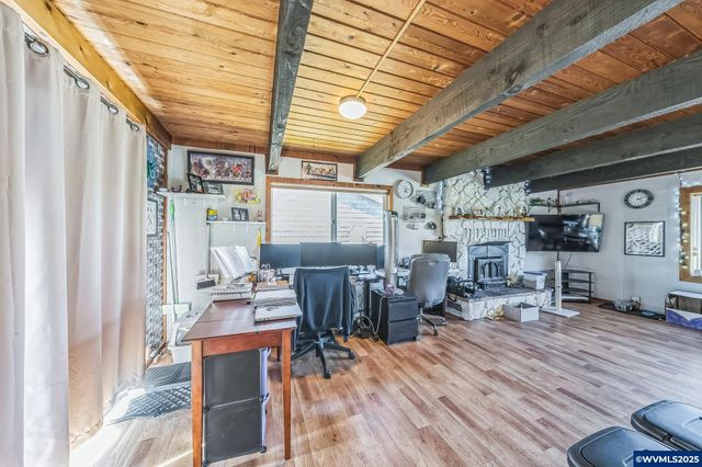 1214 NW Parker Av, Waldport, OR 97394