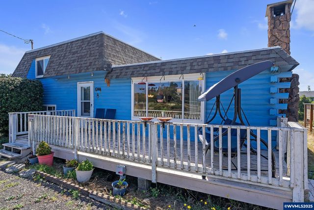 1214 NW Parker Av, Waldport, OR 97394