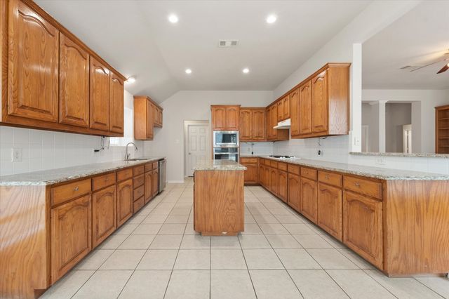 6103 Sea Island Trail, Arlington, TX 76001
