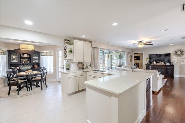 2410 OLD COACH TRAIL, Clearwater, FL 33765