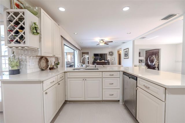 2410 OLD COACH TRAIL, Clearwater, FL 33765