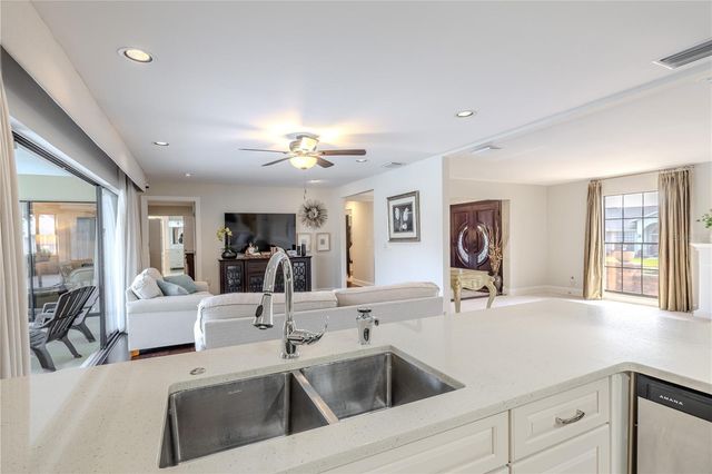 2410 OLD COACH TRAIL, Clearwater, FL 33765