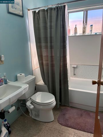 26 Seaview Dr, Bay Point, CA 94565