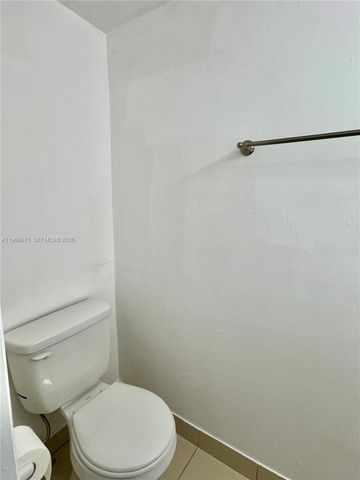 1481 NE 150th St 102, Miami, FL 33161