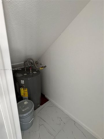 1481 NE 150th St 102, Miami, FL 33161