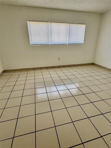 1481 NE 150th St 102, Miami, FL 33161