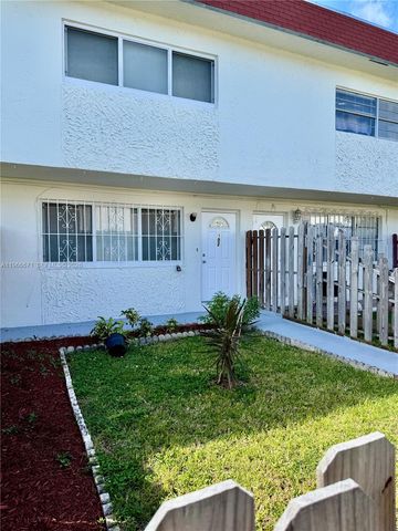 1481 NE 150th St 102, Miami, FL 33161