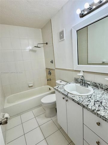 1481 NE 150th St 102, Miami, FL 33161