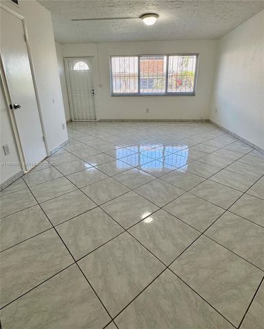 1481 NE 150th St 102, Miami, FL 33161