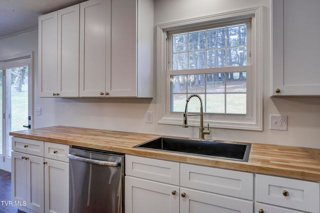 3017 Winesap Road, Kingsport, TN 37663